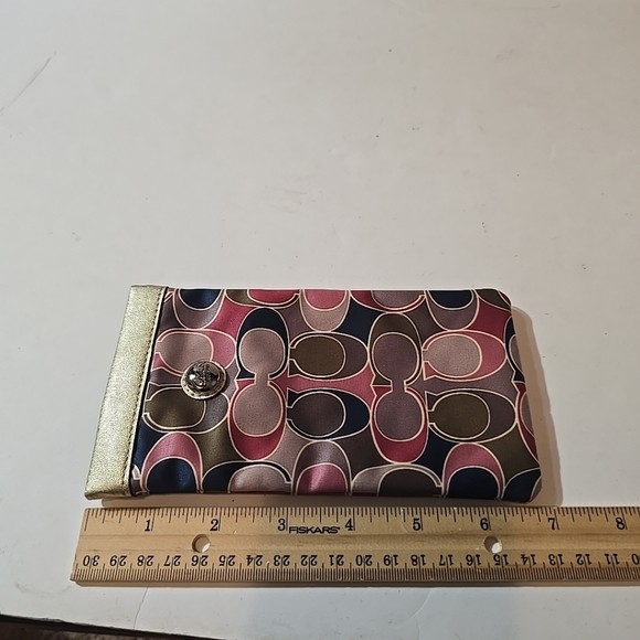 Coach Gallery Scarf Print Sunglass Case + Double Foldable Mirror Set - Picture 7 of 9